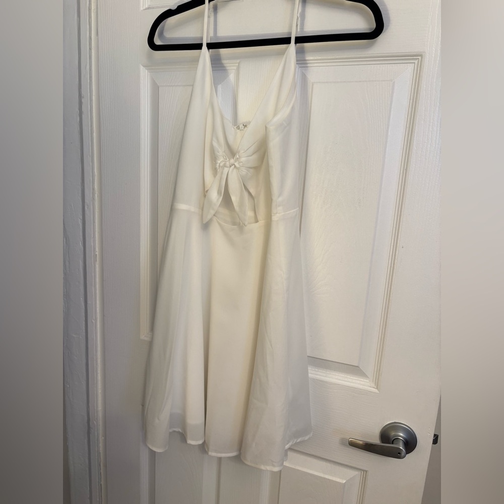 Kimchi Blue White Tie Front Mini Dress • Size 6 • Spaghetti Strap • V-Neck • - Picture 4 of 9